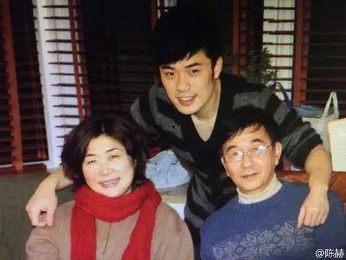 贺飞儿家庭背景爆料视频,豪门世家背后的故事